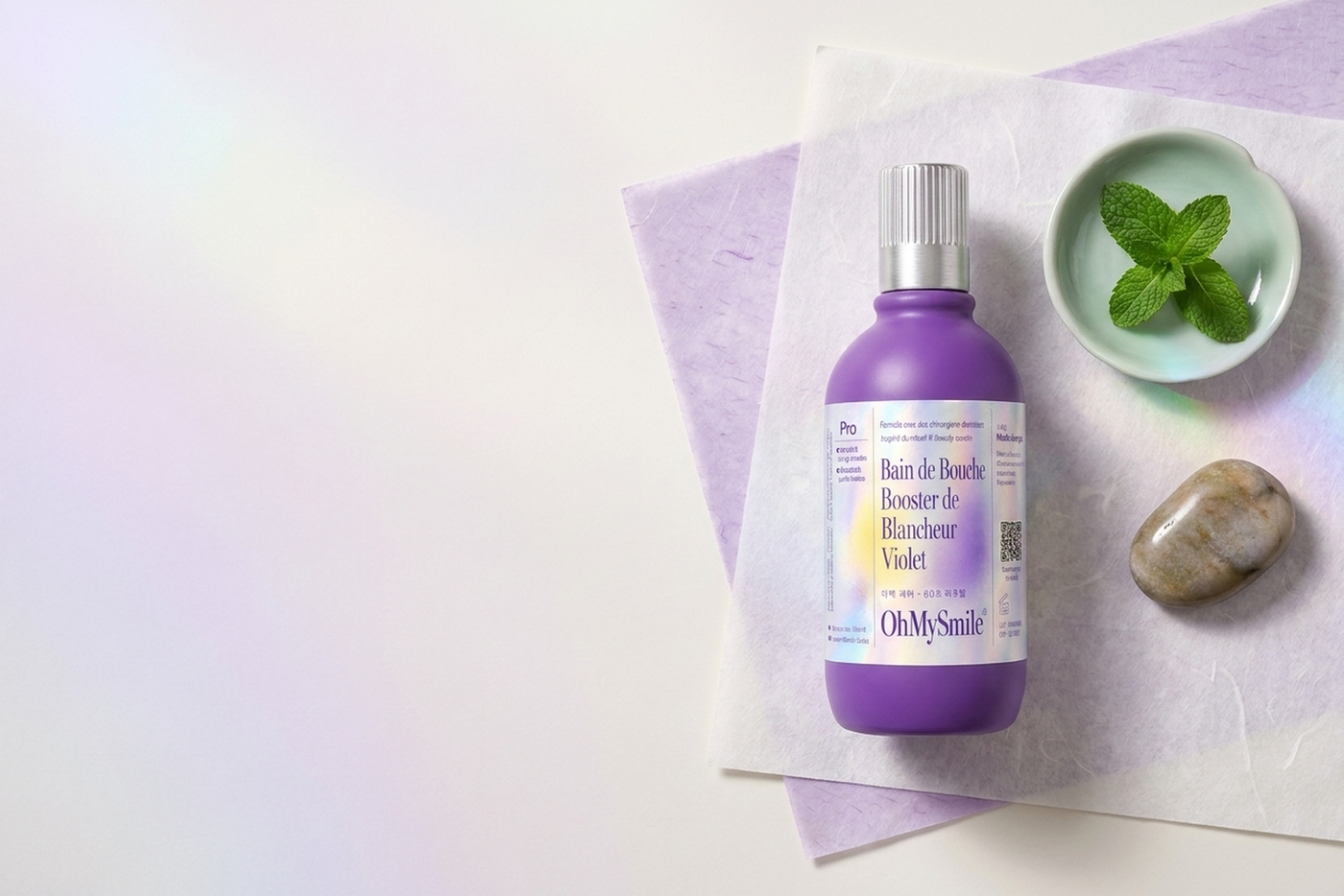 Flacon OhMySmile en flatlay coréen avec hanji, céladon et menthe — K-beauty